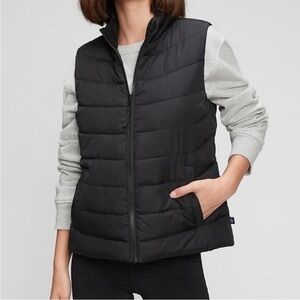 Gap Cold Control Black Zip-up Puffer Vest Small